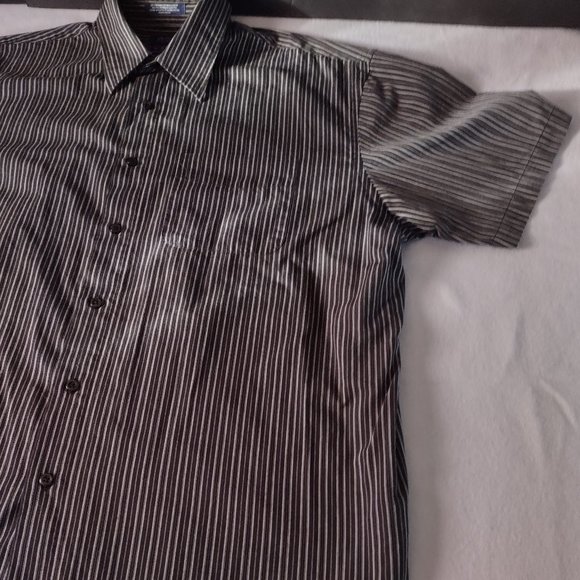 ARROW MEN'S CLASSIC FIT BUTTON DOWN SHIRT SIZE XL - Picture 2 of 11